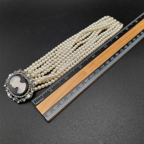 Carolee Cameo Faux Pearl Bracelet, Magnetic Clasp, Glass Cameo Rhinestones - Picture 7 of 11
